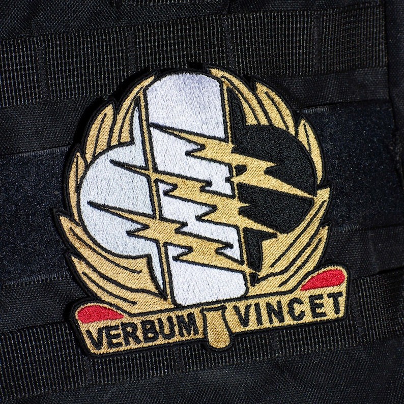 4th Psychological Operations Group Verbum Vincet Embroidered Patch — alternate view